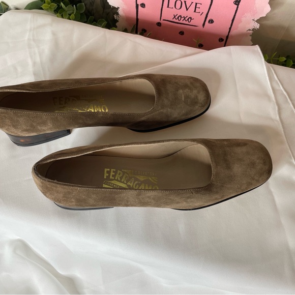Vintage Salvatore Ferragamo pumps Sz 6 - Picture 1 of 13